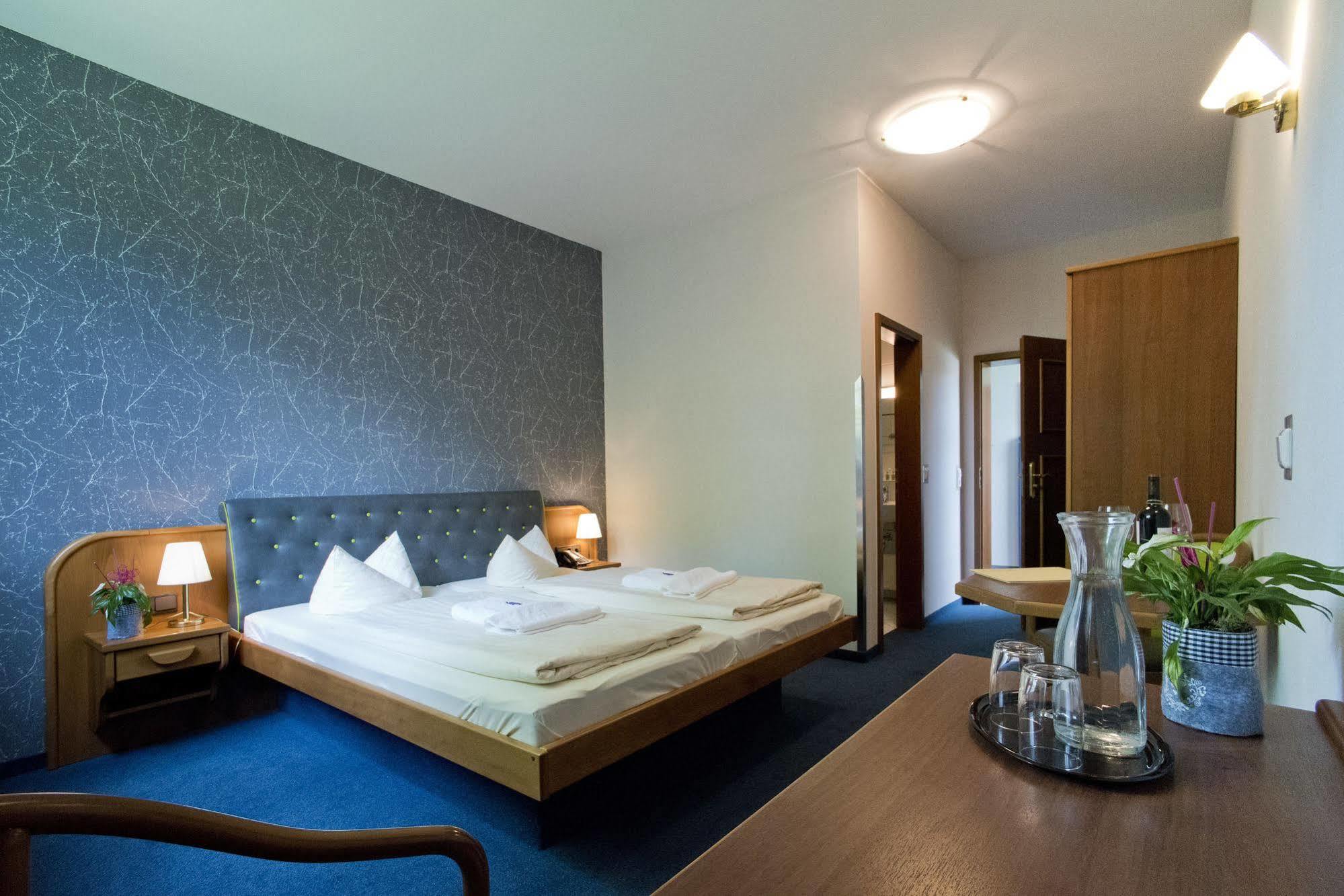 Rennsteighotel Herrnberger Hof Neuhaus am Rennweg Esterno foto