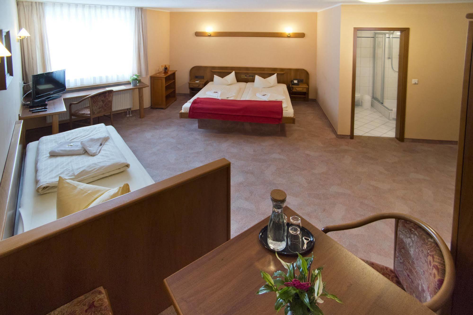 Rennsteighotel Herrnberger Hof Neuhaus am Rennweg Esterno foto
