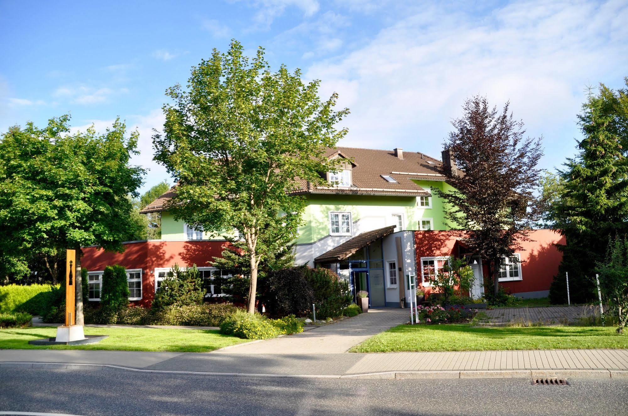 Rennsteighotel Herrnberger Hof Neuhaus am Rennweg Esterno foto
